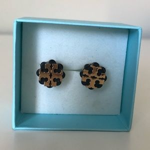 Tory Burch Logo Black & Gold Flower Earrings